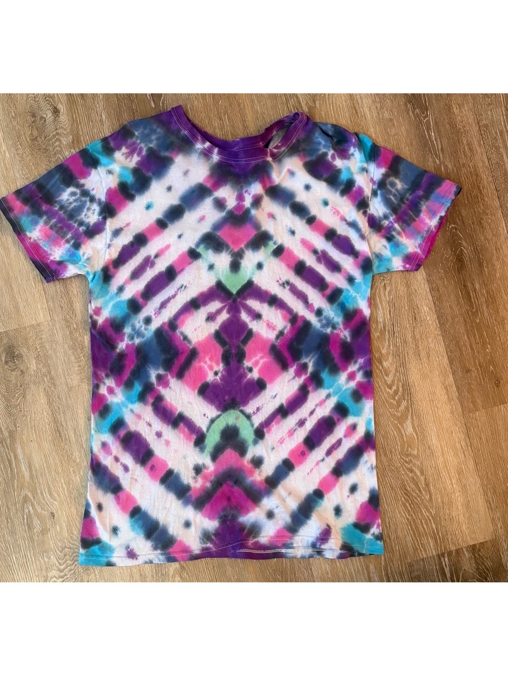 Handmade Geometric Tie Dye Shirt - Pink/Purple/Teal Medium